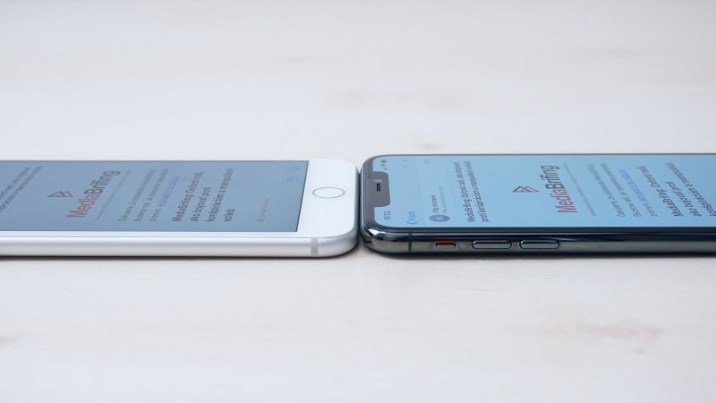 iPhone 11 Pro Max - IPS a AMOLED displej pri pohľade zo strany