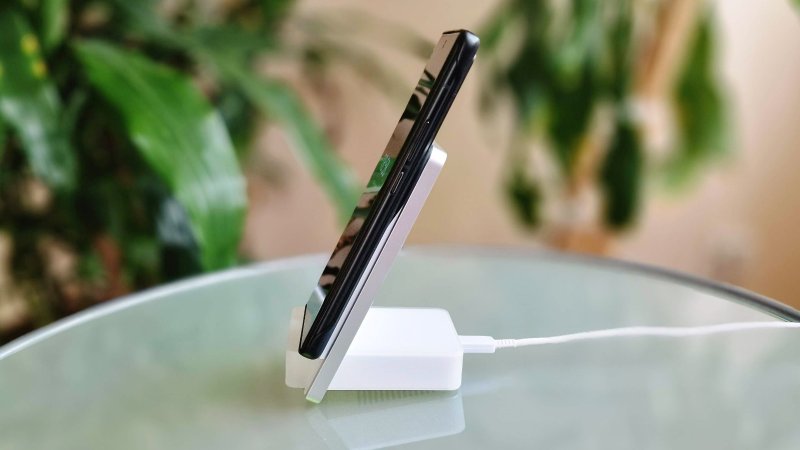 Vivo 50 W Vertical Wireless FlashCharge