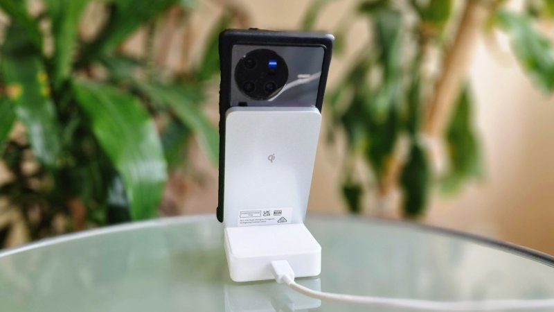 Vivo 50 W Vertical Wireless FlashCharge
