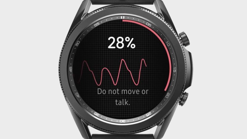 Meranie krvného tlaku a EKG smart hodinkami Samsungu bude dostupné aj na Slovensku
