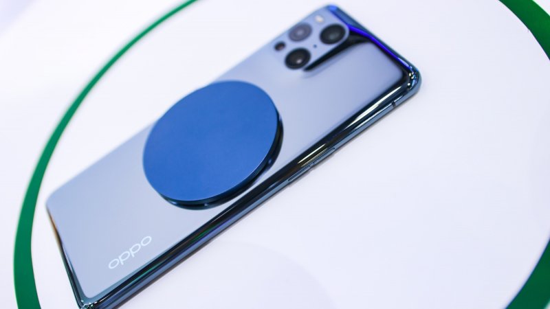 Oppo MagVOOC - tenká nabíjačka