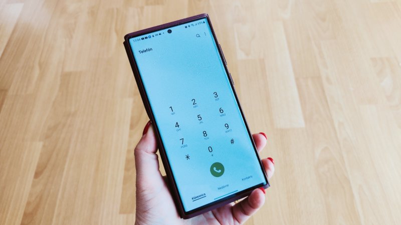 Aplikácia Telefón v Samsungu