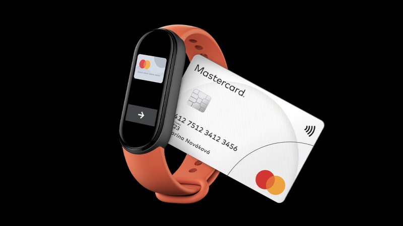 Viac než polovica Slovákov platí bezhotovostne